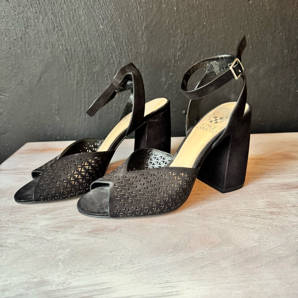 Vince Camuto Women’s Gedda Black Leather Block Heel Sandals size 7